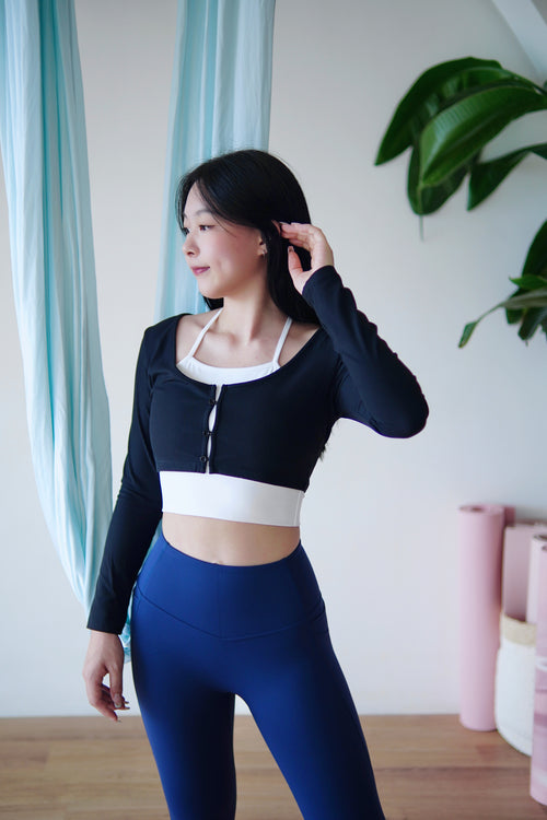 ISLACB008 Long sleeve fake two-piece halter neck crop top (3 colors)(Fixed pad)