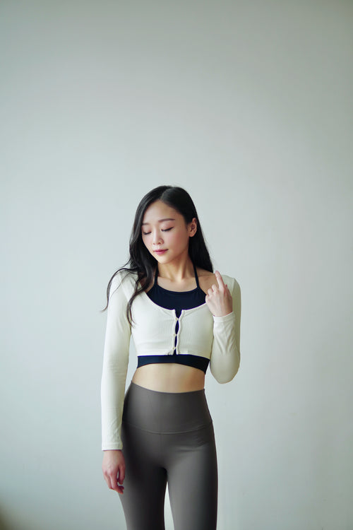 ISLACB008 Long sleeve fake two-piece halter neck crop top (3 colors)(Fixed pad)