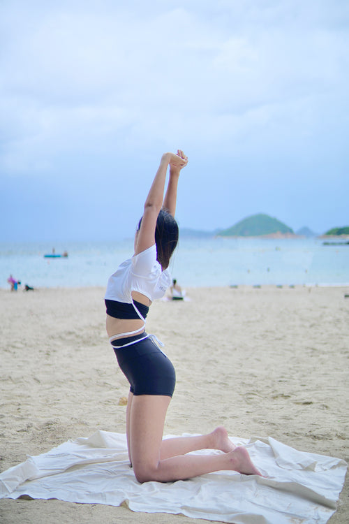 ISLAOUT004 Cross short outer (White)