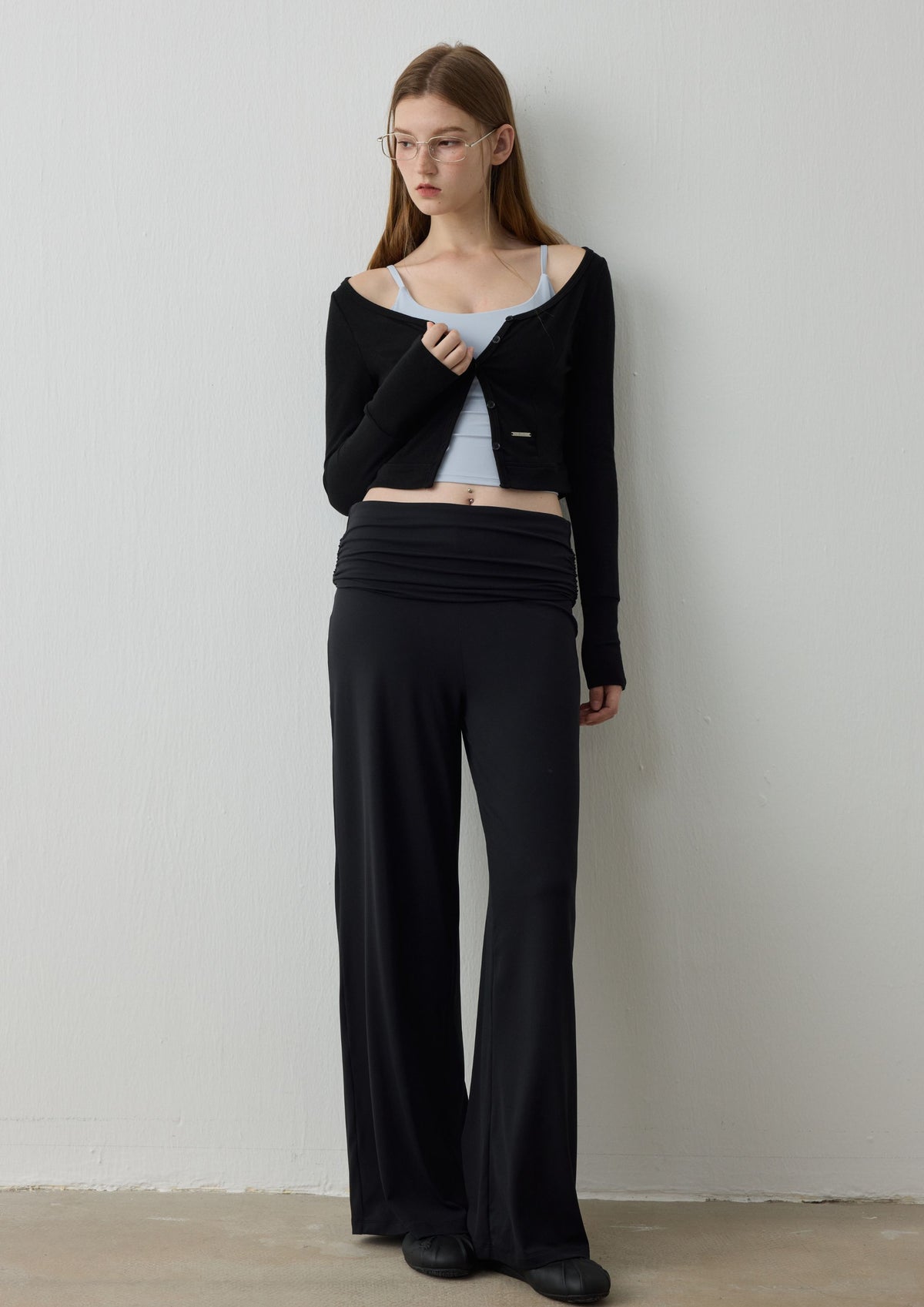 ISLAOUT074 Button Scoop Neck Cropped Cardigan (ISLAHOLA Exclusive)