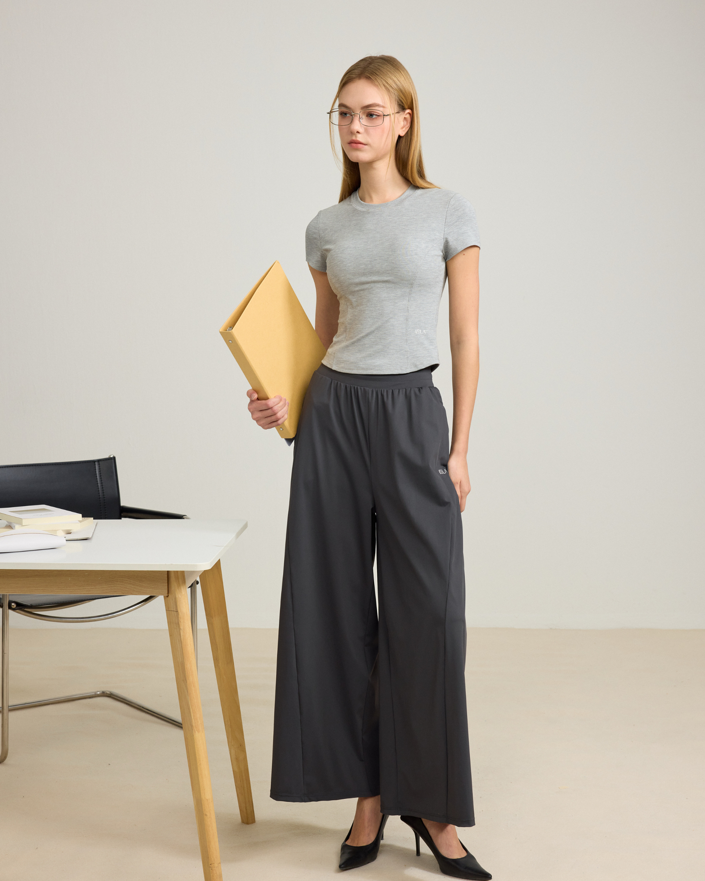 ISLACB047  Frame Line Sculpt Top (ISLAHOLA Exclusive)