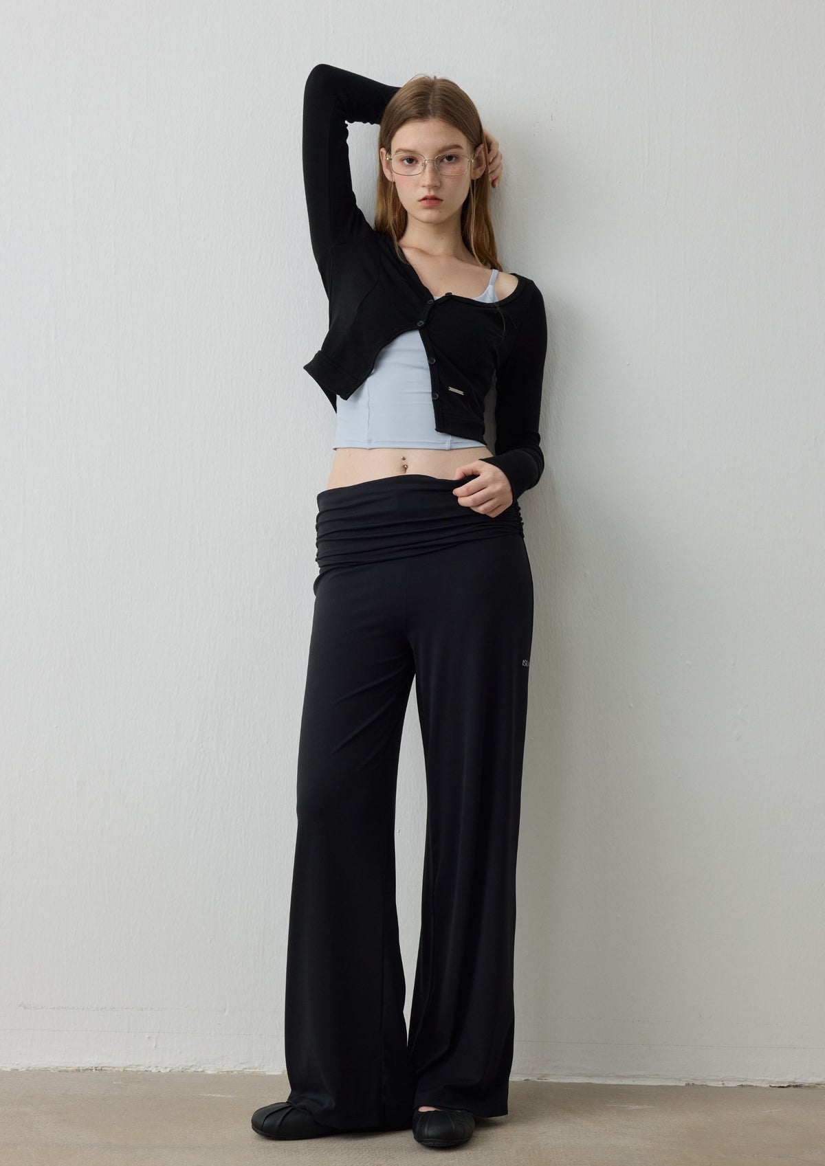 ISLAOUT074 Button Scoop Neck Cropped Cardigan (ISLAHOLA Exclusive)