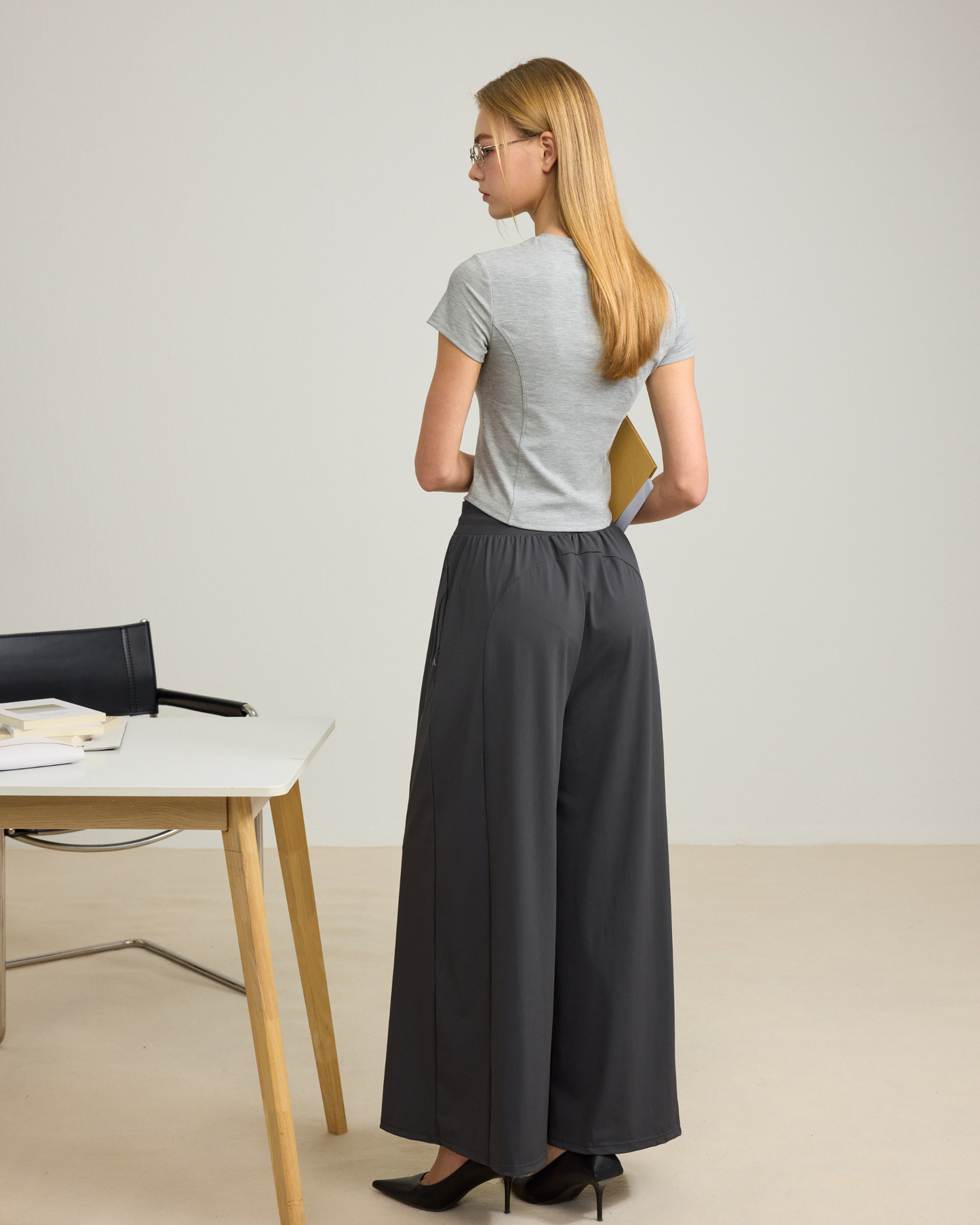 ISLACB047  Frame Line Sculpt Top (ISLAHOLA Exclusive)