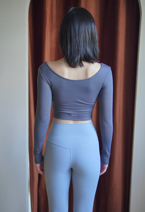 ISLACB010 Cotton double layered halter neck long sleeve crop top（可折除胸墊)