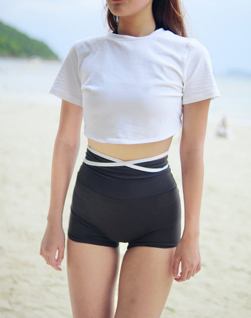 ISLAOUT004 Cross short outer (White)